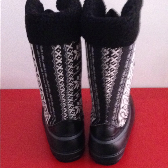 Women's winter boots Size9 no wet or tear NWT - Picture 4 of 8